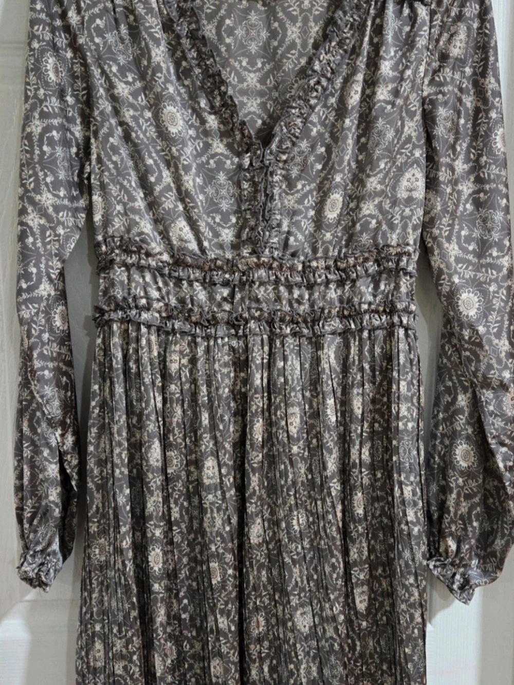 Cato Gray Floral Long-Sleeve Pleated Dress
